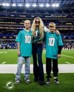 Fergie Net Worth & Biography: Husband, Songs, Age, Children, Career, Height, Parents